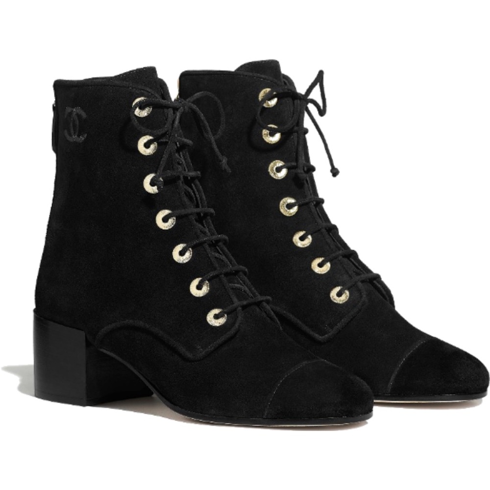 🖤Chanel suede lace up bootie. size 6.5.
